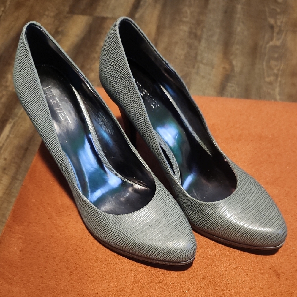 Nine West Gray Heels Sleek Professional Pumps